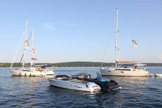 Feature, Serfan Fashion Show im Hugo s Beach am Starnberger See in Starnberg am 27.08.2016