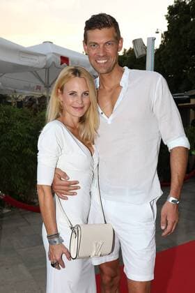 Sonja Kiefer mit Freund Cedric Schwarz, Serfan Fashion Show im Hugo s Beach am Starnberger See in Starnberg am 27.08.2016