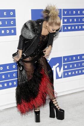 MTV Video Music Awards in New York Rita Ora arrives on the red carpet at the 2016 MTV Video Music Awards at Madison Square Garden in New York City on August 28, 2016. Performers at the 2016 MTV VMA s include Rihanna, Britney Spears, Ariana Grande and Nicki Minaj.  NYP20160828145 JOHNxANGELILLO