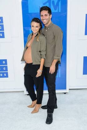 MTV Video Music Awards in New York August 28, 2016 - New York, NY, United States - 28 August 2016 - New York, New York - Laura Perlongo, Nev Schulman. 2016 MTV Video Music Awards at Madison Square Garden. Photo Credit: Mario Santoro AdMedia New York United States - ZUMAa123