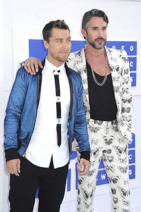 Lance Bass und Robert Sepulveda Jr. bei der Verleihung der MTV Video Music Awards 2016 im Madison Square Garden. New York, 28.08.2016 Foto:xD.xVanxTinex xFuturexImage