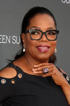LOS ANGELES - AUG 29: Oprah Winfrey at the Premiere Of OWN s Queen Sugar at the Warner Brothers Studios on August 29, 2016 in Burbank, CA  KathyxHutchins