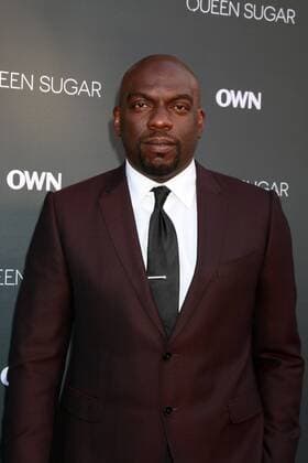 LOS ANGELES - AUG 29: Omar J Dorsey at the Premiere Of OWN s Queen Sugar at the Warner Brothers Studios on August 29, 2016 in Burbank, CA  KathyxHutchins