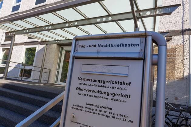 DEU, Deutschland, Nordrhein-Westfalen, Münster, 30.08.2016: Verfassungsgerichtshof für das Land Nordrhein-Westfalen Außenansicht Verfassungsgerichtshof und Oberverwaltungsgericht