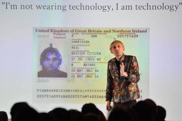 19.Goldener Computerpreis 2016 Neil Harbission erzaehlt aus seinem Leben als ernannter Cyborg Verleihung des 19. Goldener Computers der Fachzeitschrift Computer Bild im Axel-Springer-Haus in Berlin am 30.08.2016