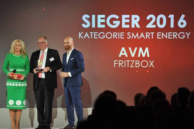 19.Goldener Computerpreis 2016 Barbara Schoeneberger, GF Ulbrich Mueller-Albing, AVM, Axel Tetzerow Verleihung des 19. Goldener Computers der Fachzeitschrift Computer Bild im Axel-Springer-Haus in Berlin am 30.08.2016