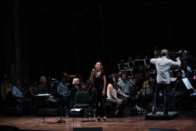 German singer and actress Ute Lemper sings during a rehearsal with the National Symphonic Orchestra at the Palace of Beaux Arts in Mexico City, Mexico, 1 September 2016. EFE Sashenka Gutierrez UTE LEMPER IN MEXICO !ACHTUNG: NUR REDAKTIONELLE NUTZUNG!  MEX003 20160901-636083672973899608