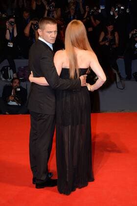 210944 Degun Starface 2016-09-01 Venise Italie Mostra 2016. 73nd Venice International Film Festival. Red Carpet of Arrival movie.Amy AdamsJeremy Renner. Adams, Amy; Renner, Jeremy  Copyright: xDegunx xStarfacex STAR_210944_018