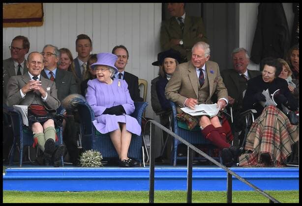 Bilder des Tages . 03 09 2016. Braemar, United Kingdom. HM The Queen attends The Braemar Gathering. HM Queen Elizabeth II joined by Prince Philip, The Duke of Edinburgh, Prince Charles, Prince of Wales ,Princess Anne, at The Braemar Gathering in the Scottish Highlands.  xAndrewxParsonsx xi-Imagesx IIM-13365-0082