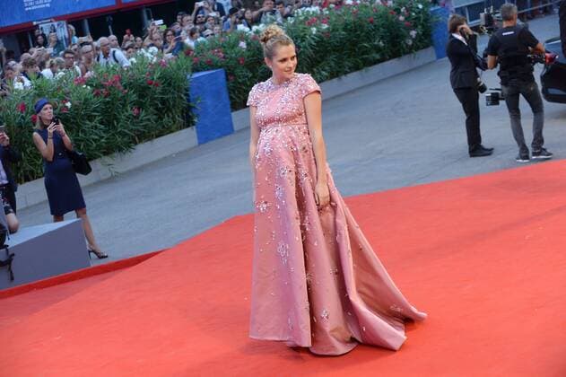 Wicked - Pressetermin zum Musical in Hongkong 211013 Degun Starface 2016-09-04 Venise Italie Mostra 2016. 73nd Venice International Film Festival. Red Carpet of Hacksaw bridge the movie.Teresa Palmer.  Copyright: xDegunx xStarfacex STAR_211013_017