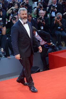 Wicked - Pressetermin zum Musical in Hongkong 211013 Degun Starface 2016-09-04 Venise Italie Mostra 2016. 73nd Venice International Film Festival. Red Carpet of Hacksaw bridge the movie.Mel Gibson.  Copyright: xDegunx xStarfacex STAR_211013_043