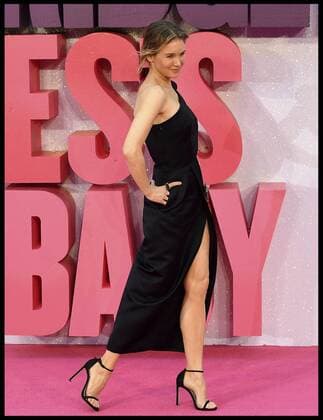 . 05 09 2016. London, United Kingdom. Bridget Jones s Baby premiere. Renee Zellweger arrives at the Odeon in Leicester square for the Bridget Jones s Baby premiere.  xAndrewxParsonsx xi-Imagesx IIM-13383-0015