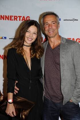 Filmpremiere von Männertag in München - Hannes Jaenicke mit Begleitung Premiere Männertag Film Kino Fernsehen Mathäser Filmpalast München 05. September 2016