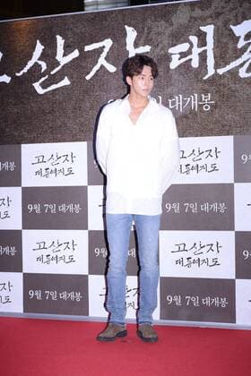Hye-jin Yu,Ho-joon Sun and Ju-Hyuk Nam attend the VIP premiere of The Map Maker in Seoul, Korea on 05th September, 2016.(China and Korea Rights Out)  2016090600633