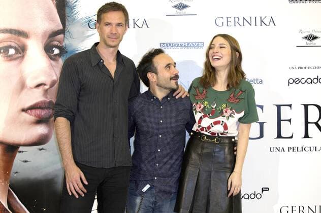 James D Arcy, Koldo Serra und Maria Valverde beim Photocall zum Kinofilm Gernika im Cine Palafox. Madrid, 05.09.2016 James D Arcy, Koldo Serra, Maria Valverde  Foto:xDyDxFotografosx xFuturexImage