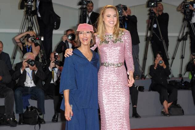 Filmfestspiele Venedig - The Bad Batch Filmpremiere 73rd Venice Film Festival, Red Carpet film The bad batch . Pictured: Ana Lily Amirpour, Suki Waterhouse  Copyright: xAlbertoxTerenghi Veneziax2016x