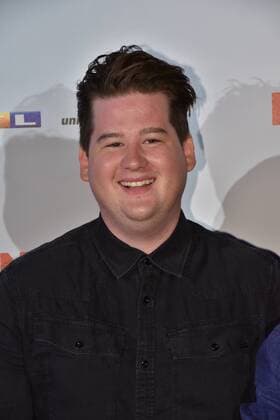 Schauspieler Chris Tall posiert am 06.09.2016 in Köln bei der Premiere des Films Männertag auf dem roten Teppich.
