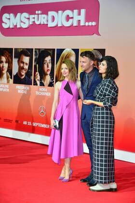 Weltpremiere SMS fuer Dich Nora Tschirner, Frierich Muecke, Karoline Herfurth Ankunft zur Weltpremiere SMS fuer Dich im CineStar im Sony Center in Berlin am 06.09.2016