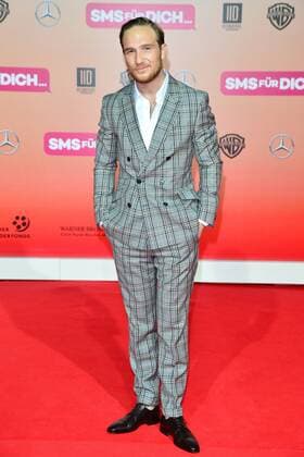 Weltpremiere SMS fuer Dich Frederick Lau Ankunft zur Weltpremiere SMS fuer Dich im CineStar im Sony Center in Berlin am 06.09.2016