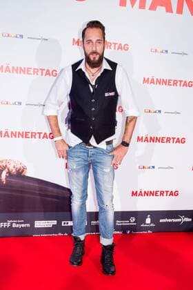 Jelly Francis Gaviria bei der Premiere - Männertag - am 06.09.2016 in Köln. Premiere - Männertag - in Köln