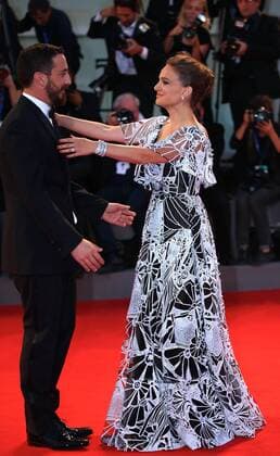 Filmfestspiele Venedig - Jackie Filmpremiere (160907) -- VENICE, Sept. 7, 2016 -- Actress Natalie Portman (R) and director Pablo Larrain arrive for the premiere of the movie Jackie in competition at the 73rd Venice Film Festival in Venice, Italy, Sept. 7, 2016. ) ITALY-VENICE-JACKIE-PREMIERE JinxYu 