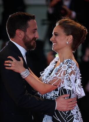 Themen der Woche Bilder des Tages Filmfestspiele Venedig - Jackie Filmpremiere (160907) -- VENICE, Sept. 7, 2016 -- Actress Natalie Portman (R) and director Pablo Larrain arrive for the premiere of the movie Jackie in competition at the 73rd Venice Film Festival in Venice, Italy, Sept. 7, 2016. ) ITALY-VENICE-JACKIE-PREMIERE JinxYu 