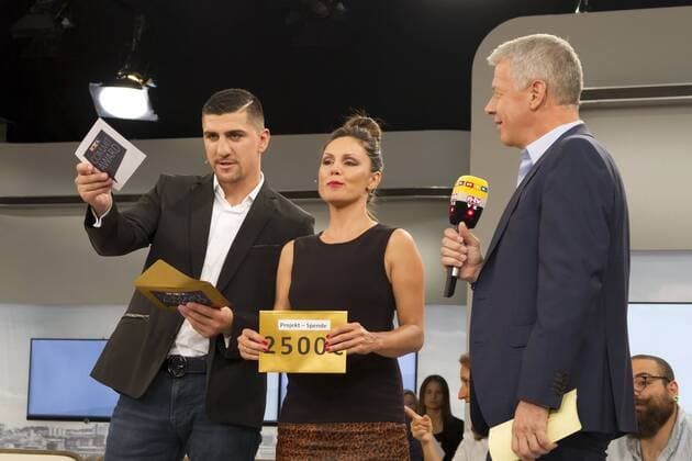 Marco Huck, Nazan Eckes (schwanger 7. Monat) und Peter Kloeppel - Preisverleihung des RTL Com. mit Award auf der IFA in Berlin am 07.09.2016. RTL COM.MIT AWARD