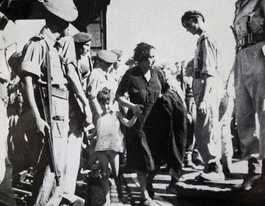 Illegal Jewish refugees deported from Palestine to Cyprus 1946 WHA  !ACHTUNG AUFNAHMEDATUM GESCHÄTZT! Copyright: WHA UnitedArchivesWHA_036_0964