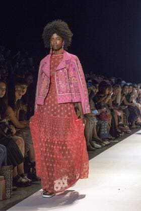 New York Fashion Week - Desigual Modenschau A model presents the creations of Desigual during the opening day of the New York Fashion Week in New York, United States, 08 September 2016. DESIGUAL PRESENTS NEW WOMEN S COLLECTION IN NEW YORK !ACHTUNG: NUR REDAKTIONELLE NUTZUNG!  NYC001 20160908-636089755631210112
