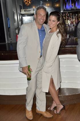 Guy Nardulli mit Bgleitung bei der After-Party der Weltpremiere der Sci-Fi Parodie Unbelievable!!!!! im Ohm Nightclub. Los Angeles, 07.09.2016 Foto:xD.xStarbuckx xFuturexImage