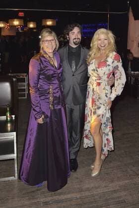 Kathryn Shemanek, Gast und Anne McDaniels bei der After-Party der Weltpremiere der Sci-Fi Parodie Unbelievable!!!!! im Ohm Nightclub. Los Angeles, 07.09.2016 Foto:xD.xStarbuckx xFuturexImage