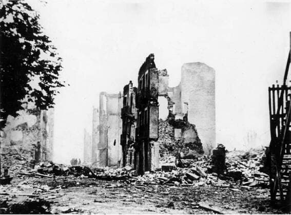 Spanish Civil War: The ruins of Guernica after bombing by the German Condor legion Aircraft 1937 WHA  !ACHTUNG AUFNAHMEDATUM GESCHÄTZT! Copyright: WHA UnitedArchivesWHA_059_0806