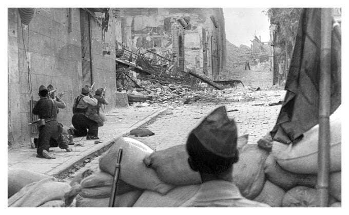 Spanish Civil War: Republicans forces battle street by street against nationalists near the Alcazar in Toledo 1936 WHA  !ACHTUNG AUFNAHMEDATUM GESCHÄTZT! Copyright: WHA UnitedArchivesWHA_062_0931