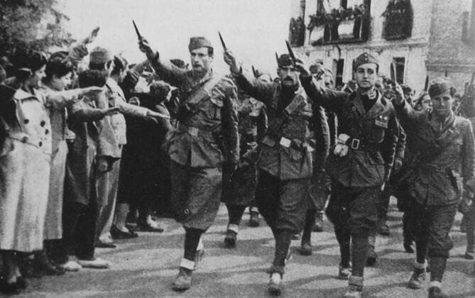 Italian Fascist soldiers march into a town in Spain during the Spanish Civil War WHA  !ACHTUNG AUFNAHMEDATUM GESCHÄTZT! Copyright: WHA UnitedArchivesWHA_064_0599