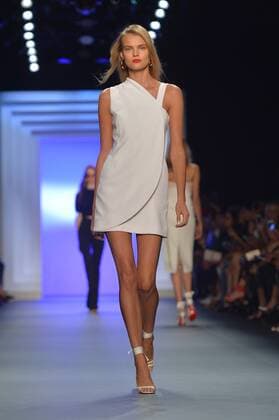 New York Fashion Week - Cushnie et Ochs Modenschau A model walks on the runway at the Cushnie Et Ochs show during New York Fashion Week: The Shows at The Dock, Skylight at Moynihan Station in New York City on September 9, 2016.  NYP20160909967 ANDREAxHANKS