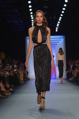 New York Fashion Week - Cushnie et Ochs Modenschau A model walks on the runway at the Cushnie Et Ochs show during New York Fashion Week: The Shows at The Dock, Skylight at Moynihan Station in New York City on September 9, 2016.  NYP20160909969 ANDREAxHANKS