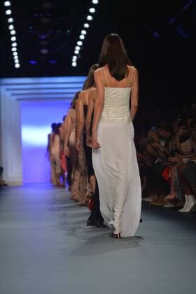 New York Fashion Week - Cushnie et Ochs Modenschau A models walk on the runway at the Cushnie Et Ochs show during New York Fashion Week: The Shows at The Dock, Skylight at Moynihan Station in New York City on September 9, 2016.  NYP20160909977 ANDREAxHANKS
