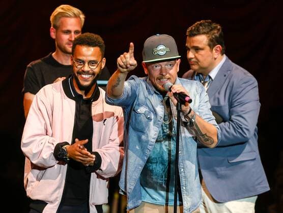 Tempodrom Berlin, Konzert von Beginner Beginner, Jan Delay Preisträger Lieblingsvideo Beginner feat. Gzuz & Gentleman - Ahnma Preis Für Popkultur 2016
