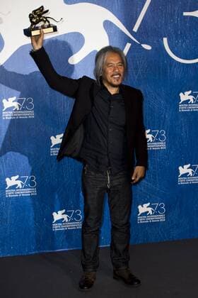 Bilder des Tages Filmfestspiele Venedig - Die Preisträger IPP DanieleCifal 10 09 2016 73. Mostra Internazionale d Arte Cinematografica Festival del Cinema di Venezia Filmfestival - Leone d Oro miglior film Lav Diaz  0