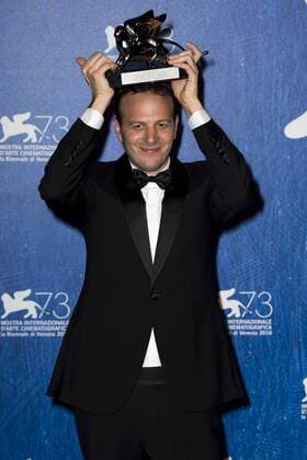 Filmfestspiele Venedig - Die Preisträger IPP DanieleCifal 10 09 2016 73. Mostra Internazionale d Arte Cinematografica Festival del Cinema di Venezia Filmfestival - Leone d Argento miglior regia Amat Escalante  0