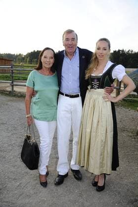 Frank Fleschenberg mit Ehefrau und Tochter Julia Tabaluga Golf Cup Charitygolf Abendgala Stall Greinwaldhof Tutzing 10. September 2016