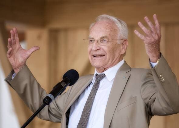 POLITIK - 70 Jahre JU Oberbayern - Dr. Edmund Stoiber ( Ehrenvorsitzender der CSU ) am 10.09.2016 während einer Veranstaltung der Jungen Union Oberbayern am Stadtplatz in Traunstein, Germany