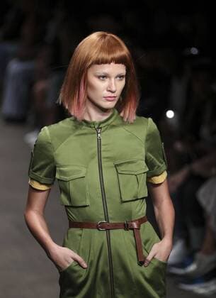 NEW YORK, Sept. 11, 2016 -- A model presents a creation of Vivienne Hu during the New York Fashion Week in New York City, the United States, Sept. 11, 2016. ) (lrz) U.S.-NEW YORK-FASHION-VIVIENNE HU WangxYing 