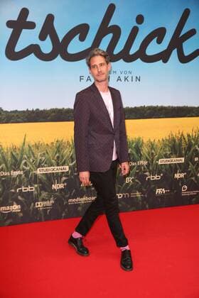 Dirk von Lowtzow bei der Premiere vom Kinofilm Tschick am 12.09.2016 in Berlin Tschick Kino Premiere in Berlin, 2016 