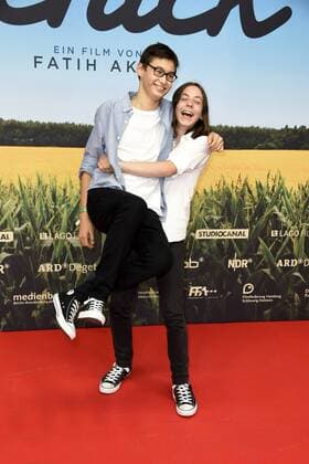 Anand Batbileg und Tristan Göbel bei der Filmpremiere Tschick im Kino International. Berlin, 12.09.2016 Foto:xFredericx xFuturexImage