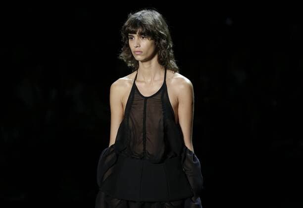 A model walks on the runway Vera Wang Collection fashion show at New York Fashion Week: The Shows at The Arc, Skylight at Moynihan Station in New York City on September 13, 2016.  NYP20160913525 JOHNxANGELILLO
