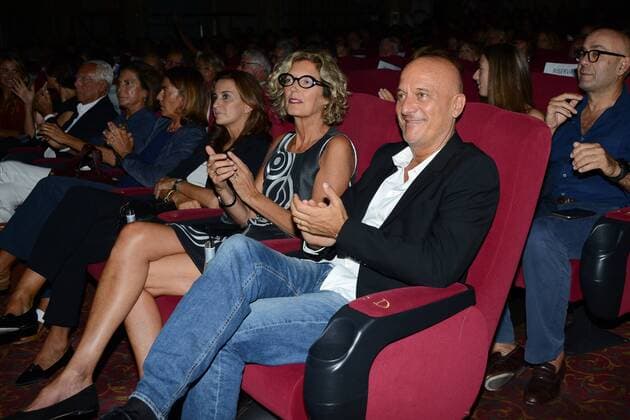 Milan, before the film Summer on him by GabrieleMuccino. in the picture: Claudio Bisio with his wife Sandra Bonzi  Copyright: xManuelexMangiarottix