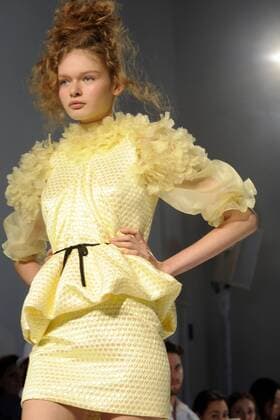 US: Reem Acra Spring-Summer 2017 Runway Show Reem Acra present her Spring-Summer 2017 collections as part of the New York Fashion Week in Manhattan.  JoanaxToro