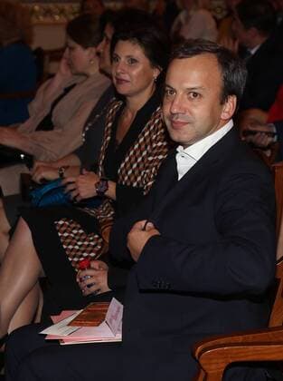 MOSCOW, RUSSIA - SEPTEMBER 13, 2016: Russia s deputy prime minister Arkady Dvorkovich (front) with wife Zumrud Rustamova at Moscow s Bolshoi Theatre where a production of Giuseppe Verdi s opera Simon Boccanegra is to be presented by the Teatro alla Scala (Milan s grand opera house) as part of the 2016 Chereshnevy Les Open Art Festival. Artyom Korotayev TASS  TS03113D