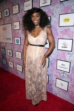 Serena Williams (34) bei der Ankunft zur Signature Statement Collection by HSN Show am 12.09.2016 im Rahmen der New York Fashion Week Spring Summer 2017 in NY New York Fashion Week S S 2017 - Signature Statement Collection by HSN - Front Row and Red Carpet 